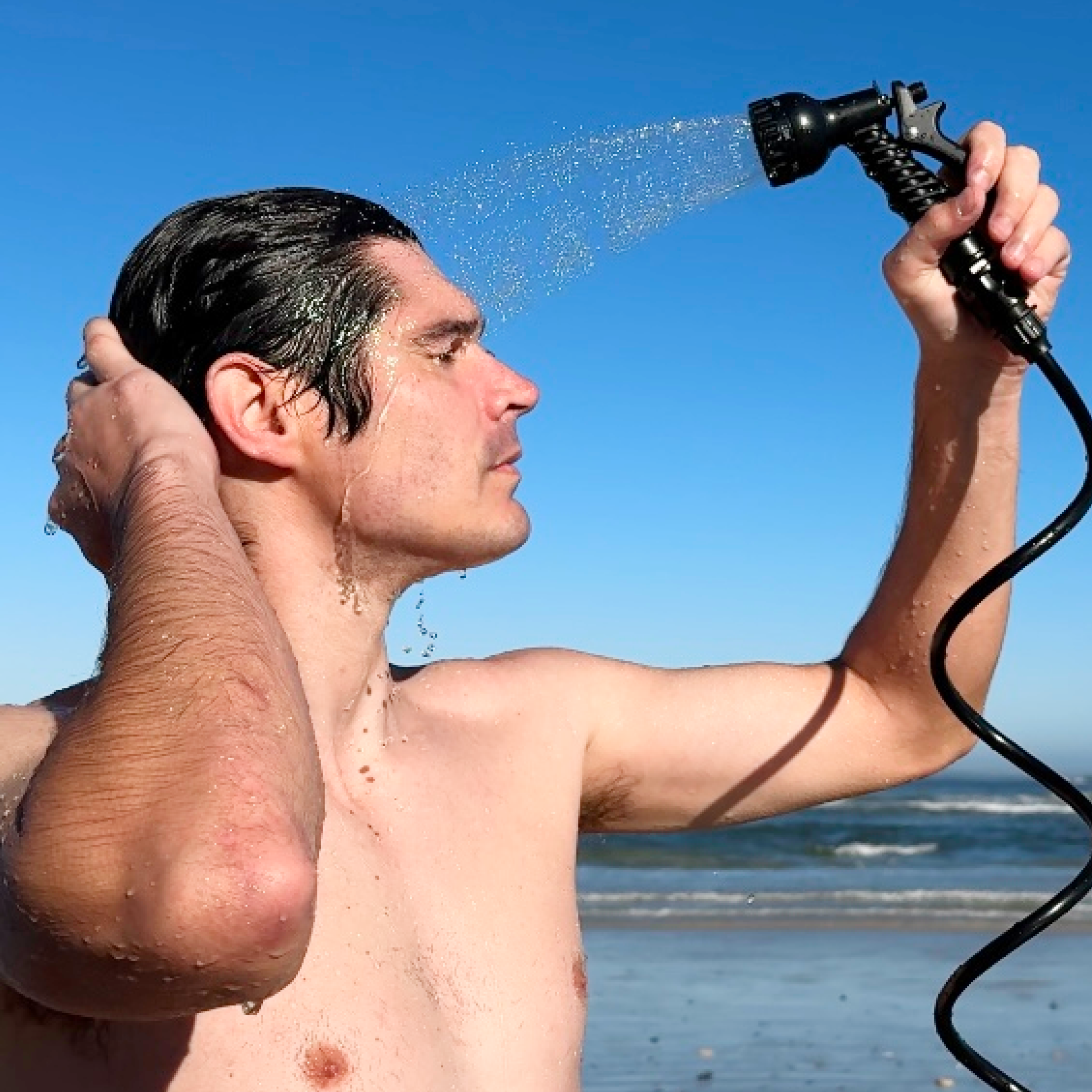 Portable_shower_1.3gal